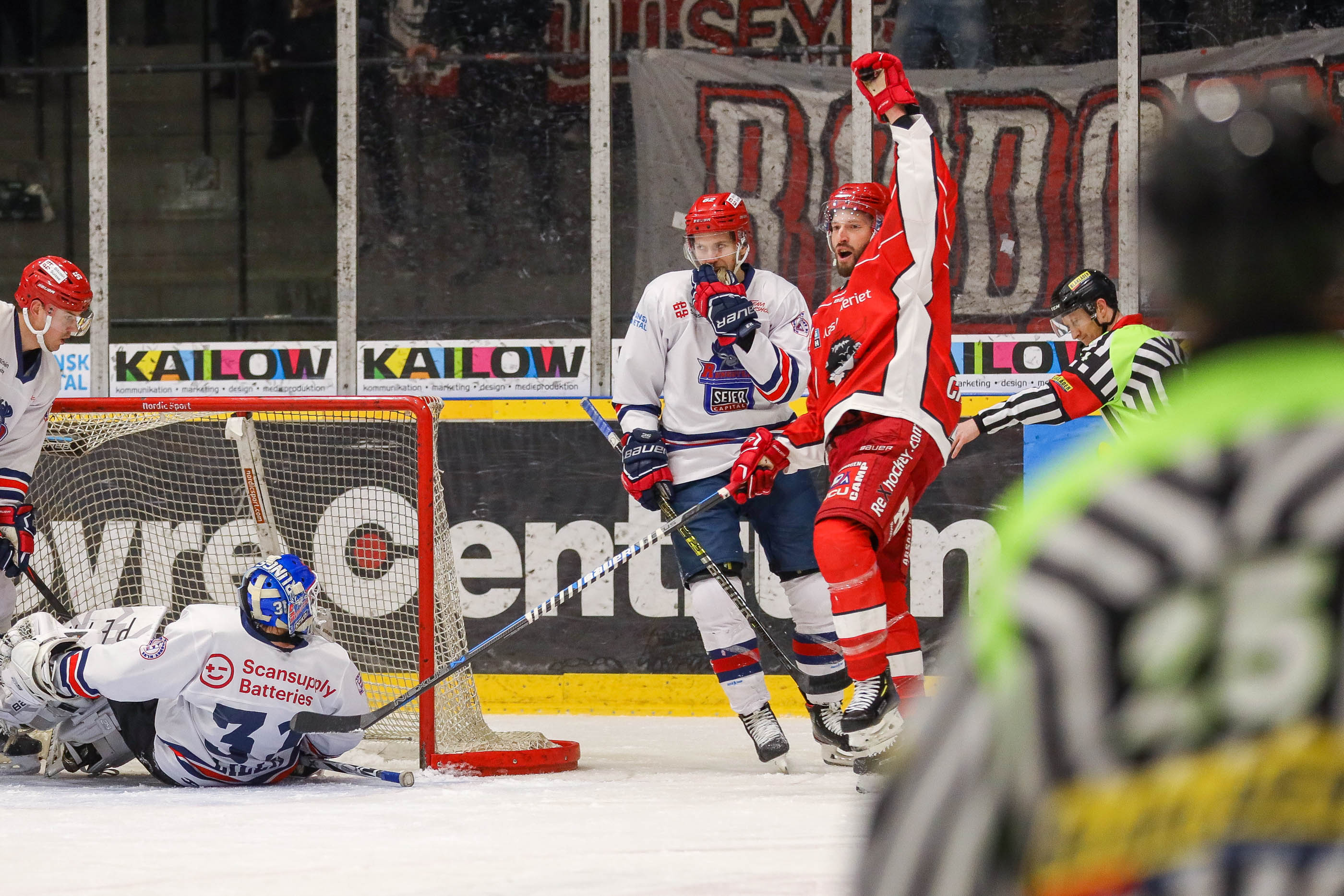 Nick Crawford udligner til 2-2 mod Rungsted // Foto: Steen Marcussen - www.innocent.dk